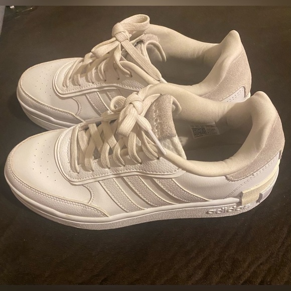 Adidas  cloud foam comfort shoes - Picture 4 of 6